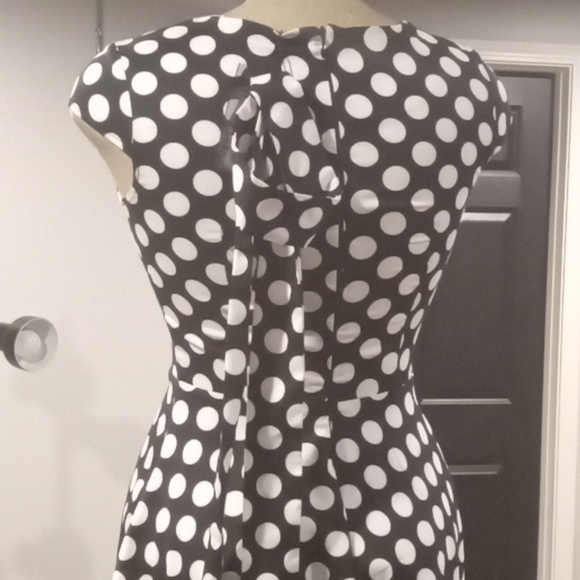 NWT Dress Tells SX - Picture 6 of 11